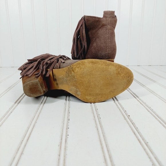 Steve Madden Ohio Ponncho Taupe Tan Suede Fringe Block Heel Ankle Boots F293 - Picture 8 of 13